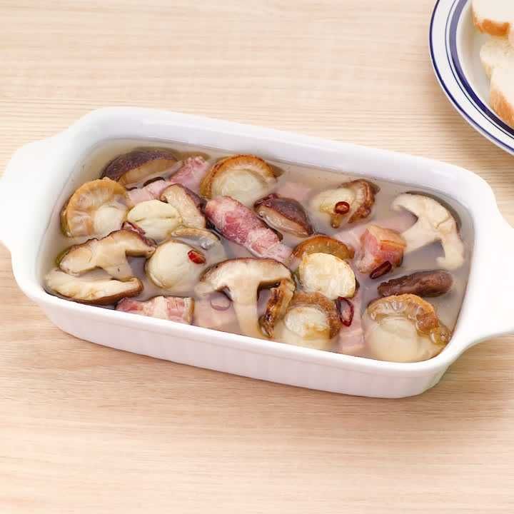 椎茸とホタテとベーコンのアヒージョ
