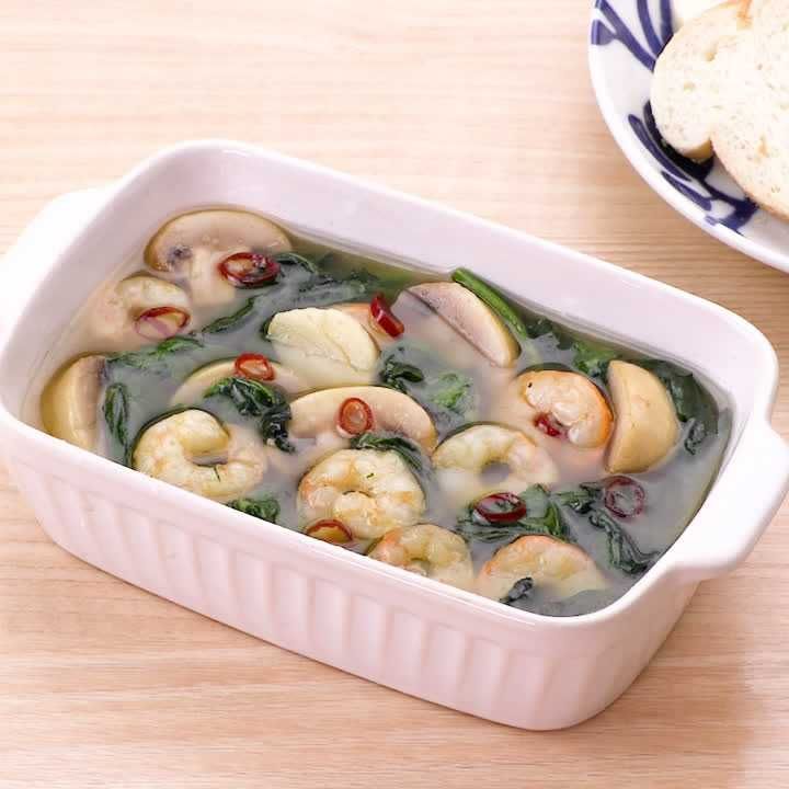 マッシュルームとほうれん草のアヒージョ