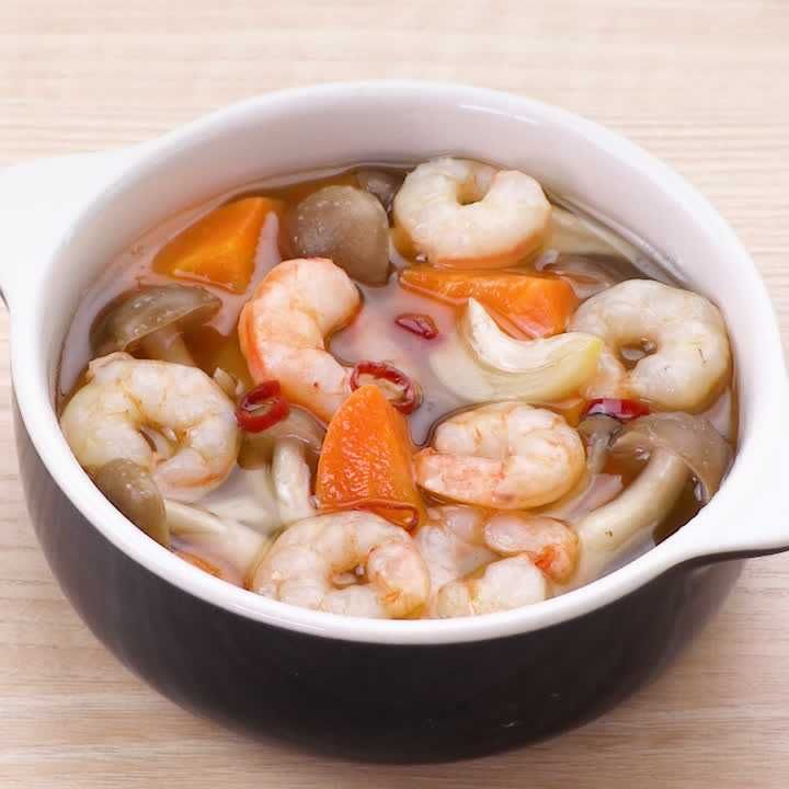 しめじとえびとにんじんのアヒージョ