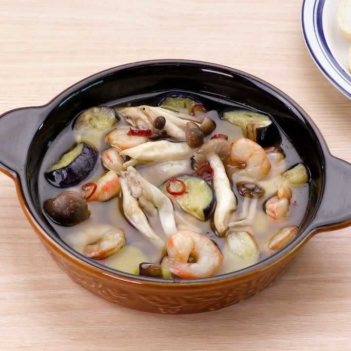 しめじとえびとなすのアヒージョ