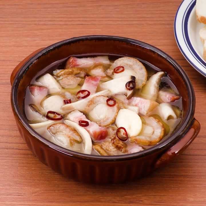 エリンギとホタテとベーコンのアヒージョ