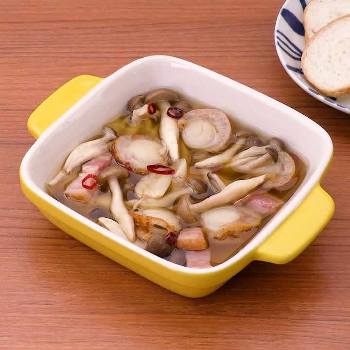 しめじとホタテとベーコンのアヒージョ