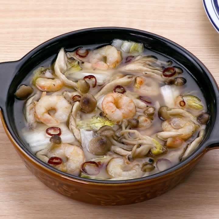 しめじとえびと白菜のアヒージョ