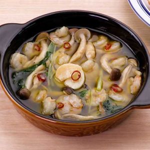 「しめじとえびと水菜のアヒージョ」のレシピ動画