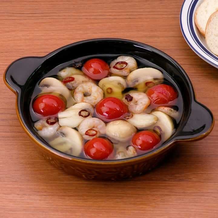 マッシュルームとミニトマトのアヒージョ