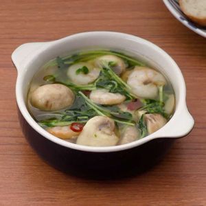 マッシュルームと豆苗のアヒージョ