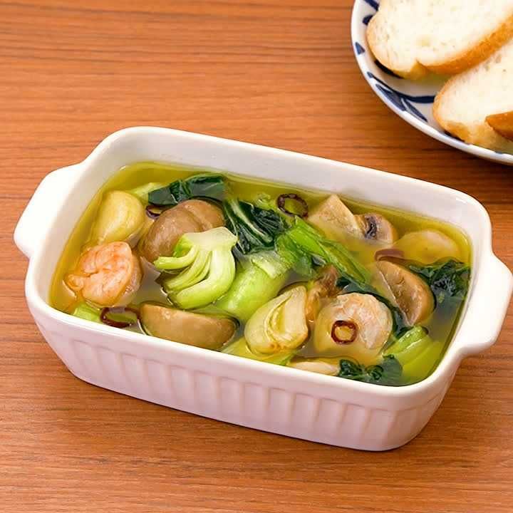 マッシュルームとチンゲン菜のアヒージョ