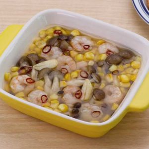 しめじとえびとコーンのアヒージョ