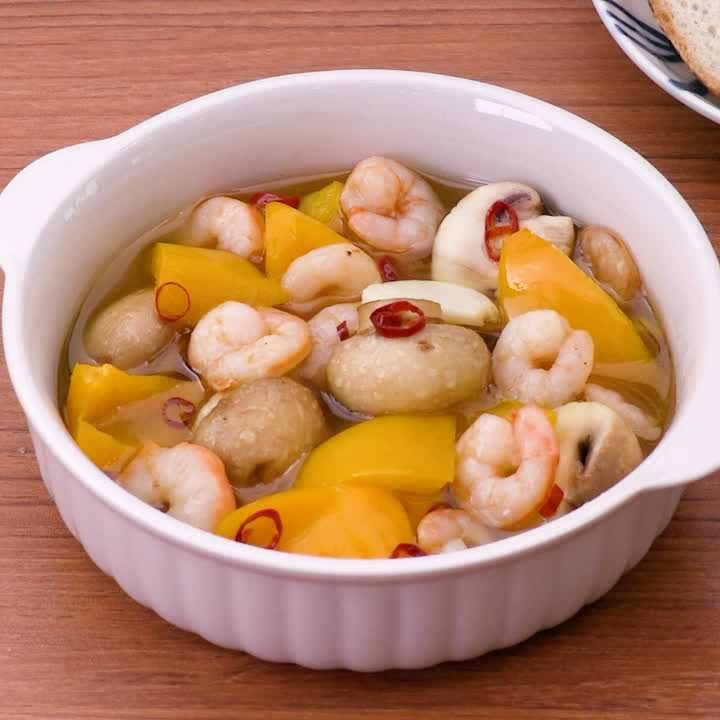 マッシュルームとパプリカのアヒージョ