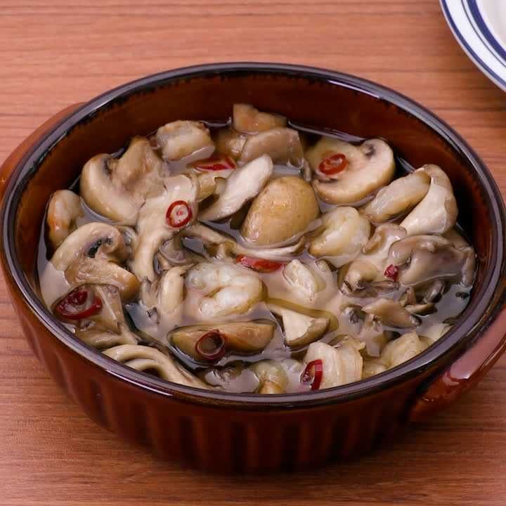 マッシュルームと舞茸のアヒージョ