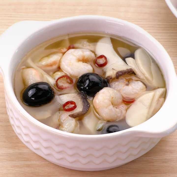 エリンギとえびとオリーブのアヒージョ