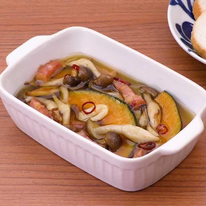 しめじとかぼちゃとベーコンのアヒージョ