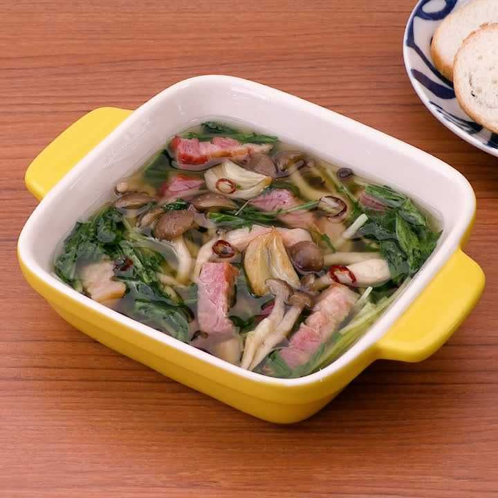 しめじと水菜とベーコンのアヒージョ