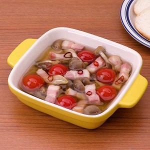 「しめじとミニトマトとベーコンのアヒージョ」のレシピ動画