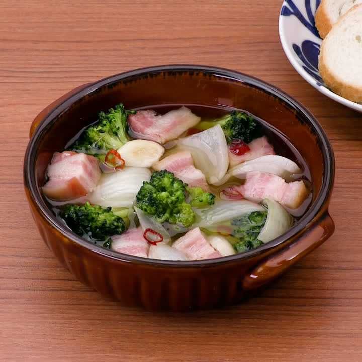 ブロッコリーと玉ねぎのアヒージョ