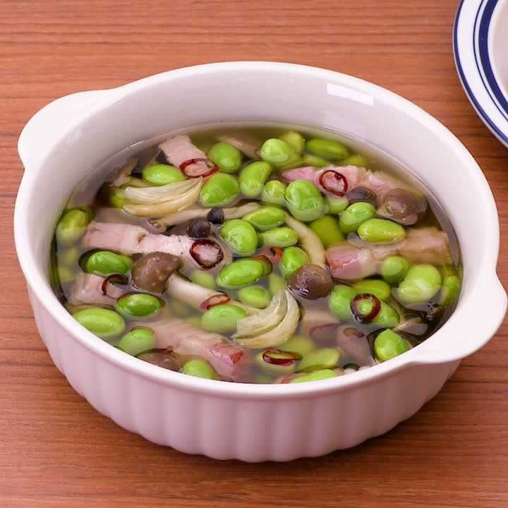 しめじと枝豆とベーコンのアヒージョ