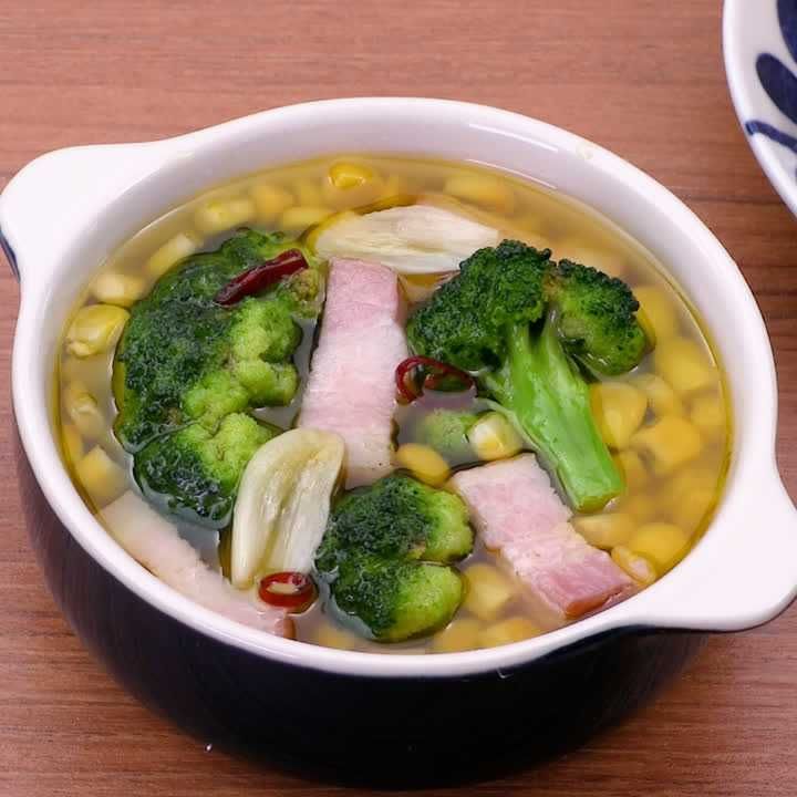 ブロッコリーとコーンのアヒージョ