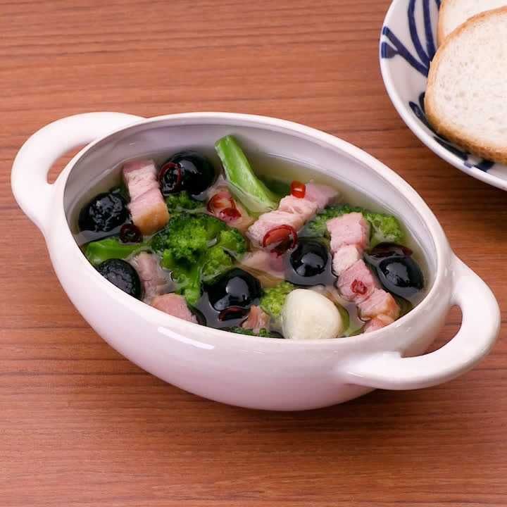 ブロッコリーとオリーブのアヒージョ