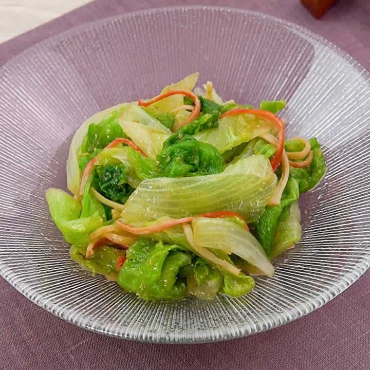 レタスとかにかまぼこのごまあえ