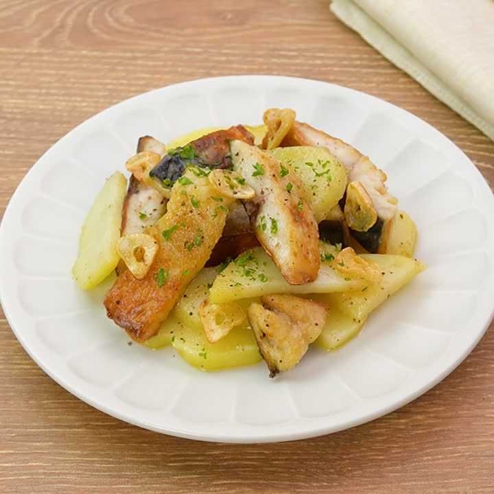 サバとポテトのガーリック炒め