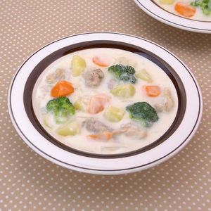 「米粉で作るクリームシチュー」のレシピ動画