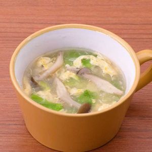 キャベツとしめじの中華卵スープ
