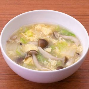 白菜としめじの中華卵スープ