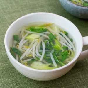 「チンゲン菜ともやしの塩スープ」のレシピ動画