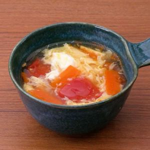 「トマトとにんじんの中華卵スープ」のレシピ動画