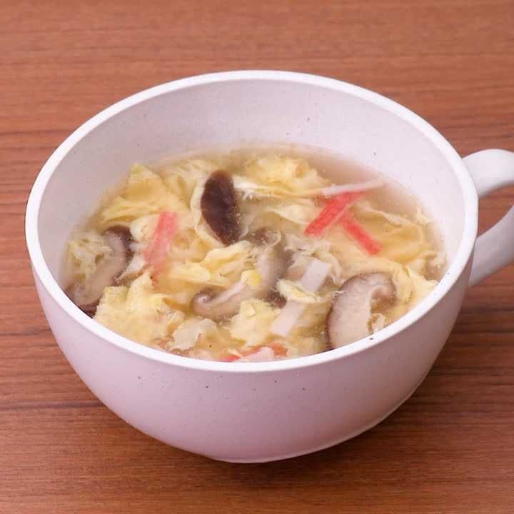 かにかまぼことしいたけの中華卵スープ