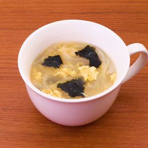 「焼きのりと玉ねぎの中華卵スープ」のレシピ動画