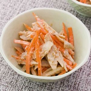 ごぼうとにんじんのごまマヨサラダ