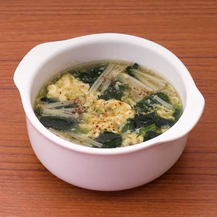 夜食にもぴったり ほうれん草とえのきの中華卵スープのレシピ動画 作り方 Delish Kitchen 夜食にもぴったり ほうれん草とえのきの中華卵スープのレシピ動画 作り方 Delish Kitchen