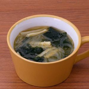 「たけのことわかめの春雨スープ」のレシピ動画