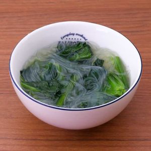 「ほうれん草の春雨スープ」のレシピ動画