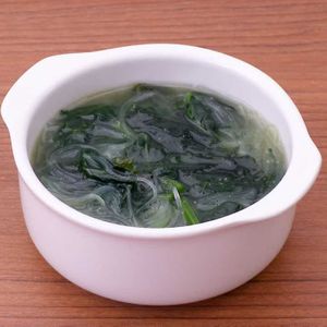 ほうれん草とわかめの春雨スープ