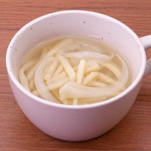 たけのこと玉ねぎの生姜中華スープ