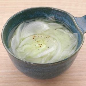 キャベツと玉ねぎの生姜中華スープ