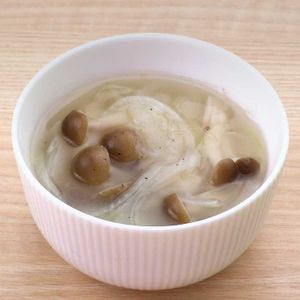 玉ねぎとしめじの生姜中華スープ