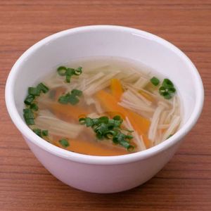 えのきとにんじんの生姜中華スープ