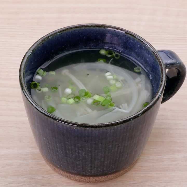 スピード一品！ えのきと玉ねぎの生姜中華スープのレシピ動画・作り方 | デリッシュキッチン