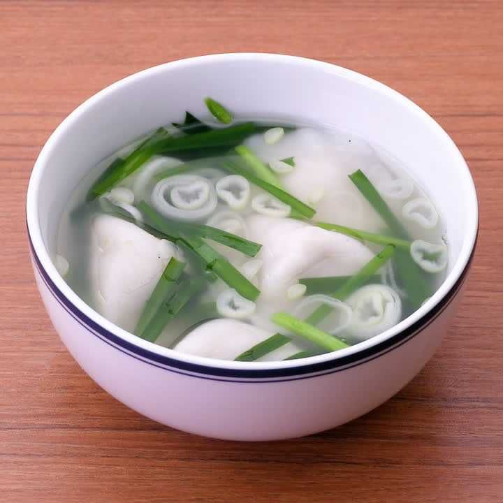 ニラとねぎの餃子スープ