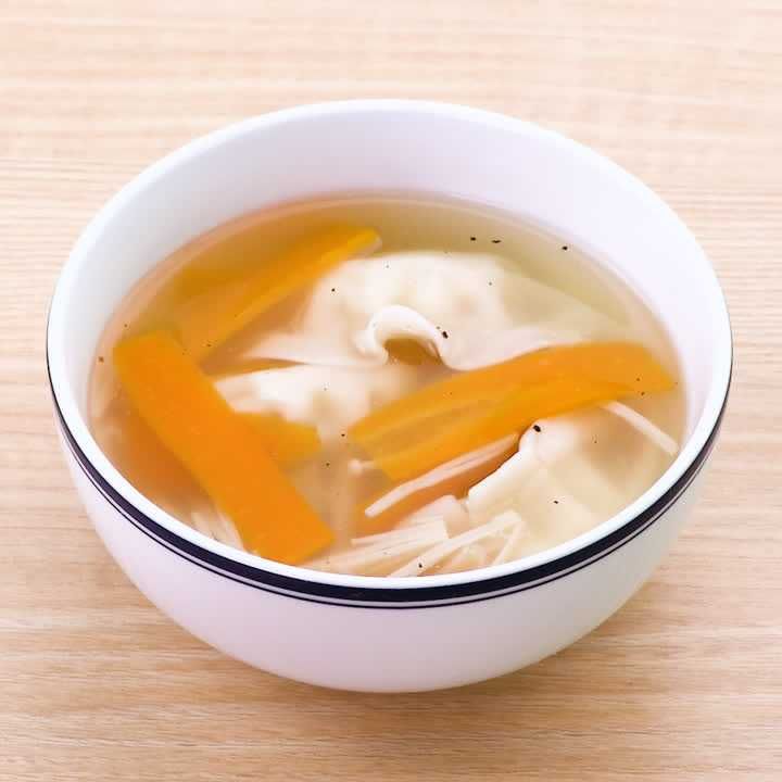 えのきとにんじんの餃子スープ