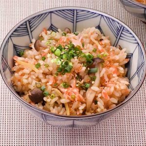 鮭としめじの柚子胡椒炊き込みご飯