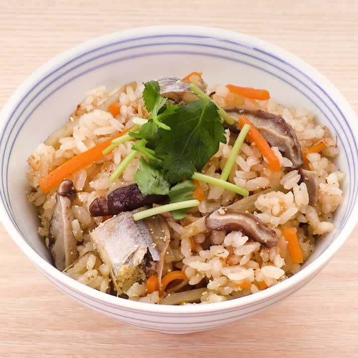 ししゃもとしいたけの炊き込みご飯