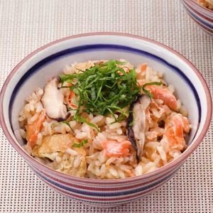 鮭としいたけの炊き込みごはん