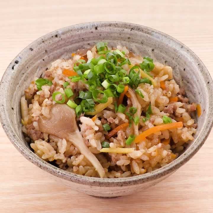 豚ひき肉とまいたけの甘辛炊き込みご飯