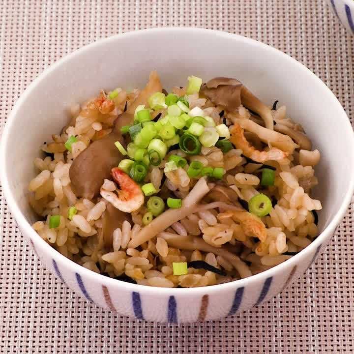 ひじきと舞茸の炊き込みごはん