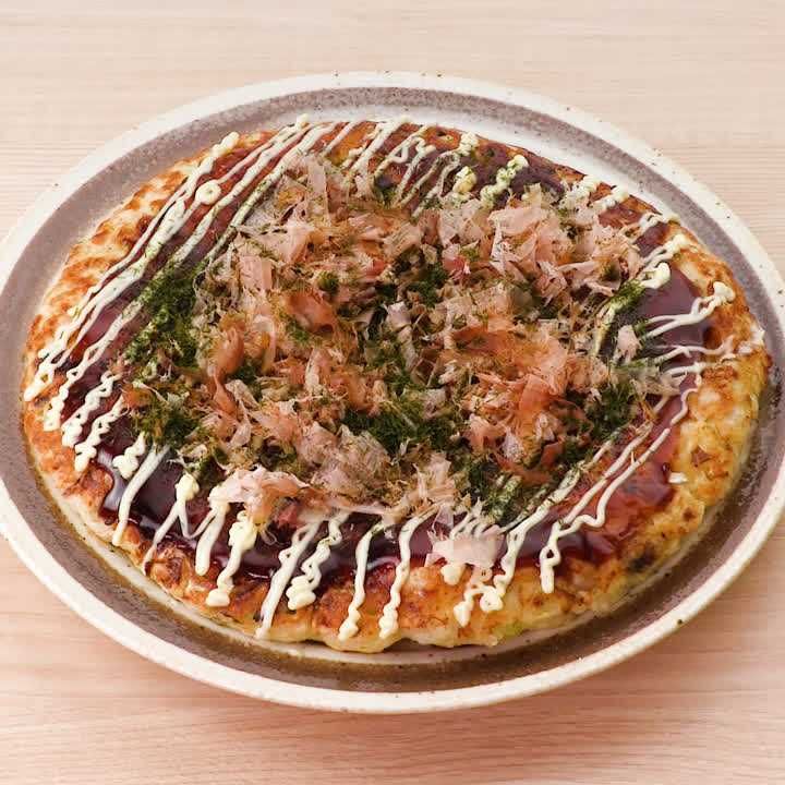 山芋と餅の海鮮お好み焼き