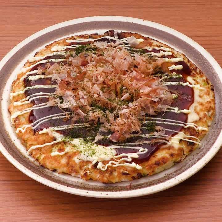 山芋とチーズの海鮮お好み焼き